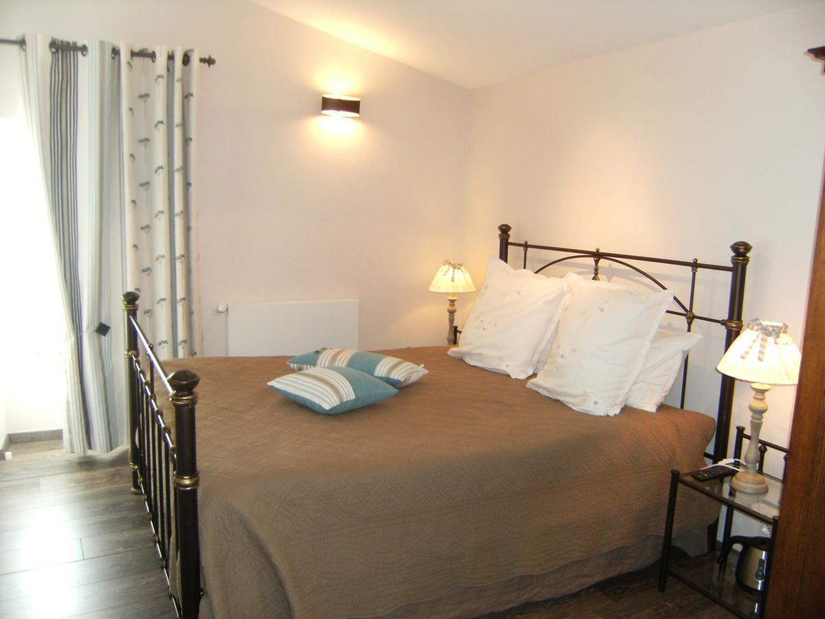 Bed and Breakfast Domaine Du Fief Aux Dames Monnieres  Exterior foto