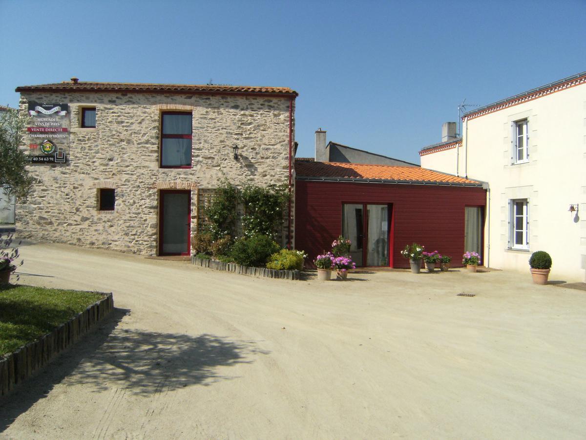 Bed and Breakfast Domaine Du Fief Aux Dames Monnieres  Exterior foto
